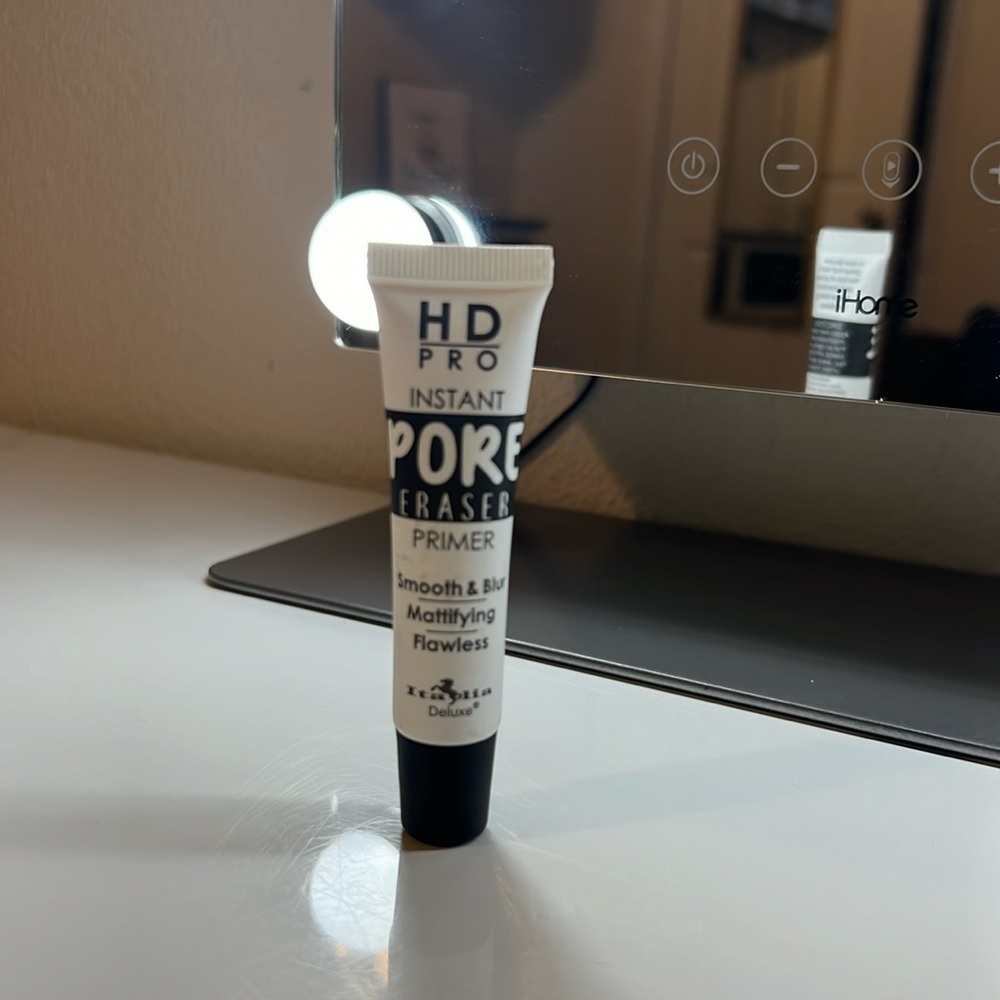 Instant Pore Eraser Primer